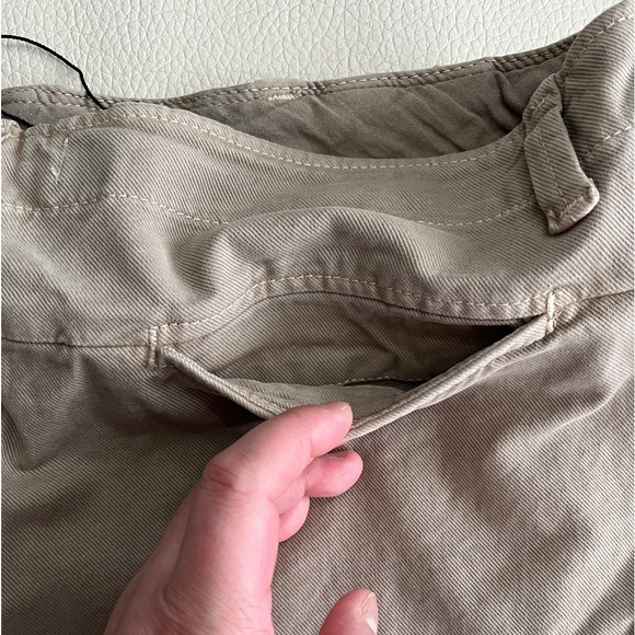 NWT - Zara Women’s ZW Collection Raw Edge Denim Short - Size L - Picture 11 of 13